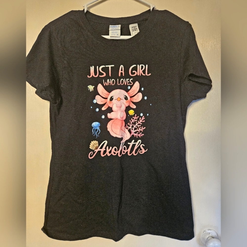 NWOT "Just a girl who loves Axolotls" tee ladies small